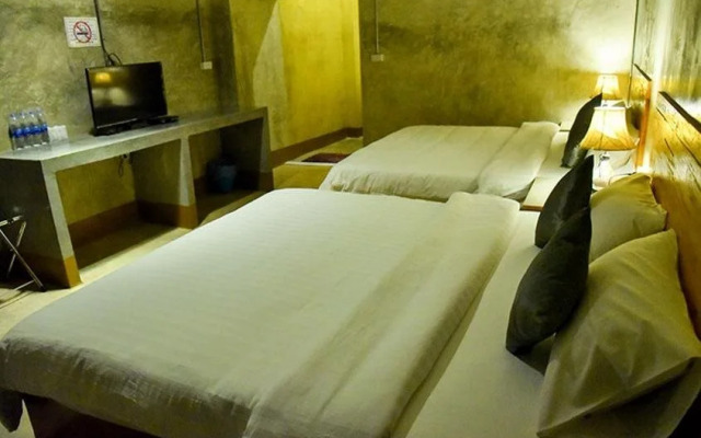 Baan See See Moutain View