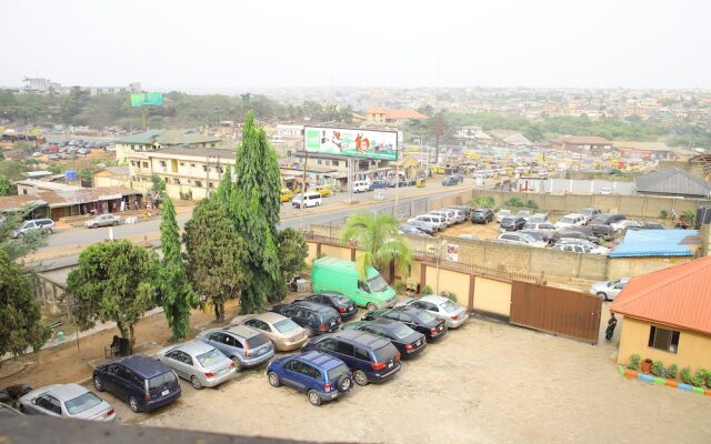 Mokland Hotel and Suites