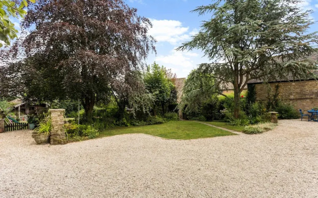 Scenic Family Home in Cotswolds