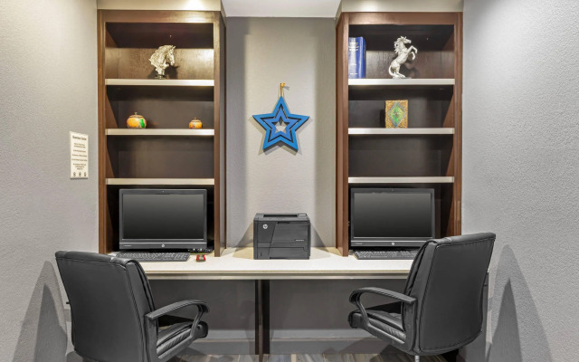 Quality Inn & Suites Plano East - Richardson