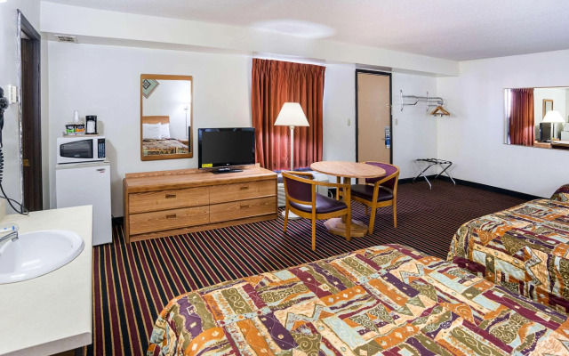 Rodeway Inn & Suites
