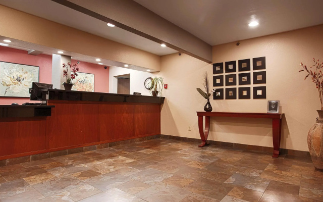 Best Western Plus Altoona Inn