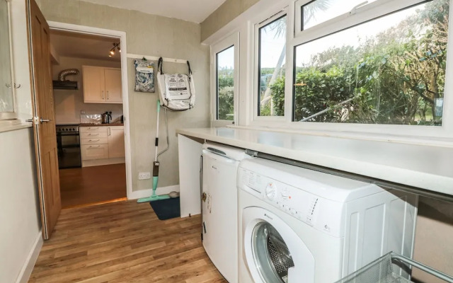 33 Weymouth Park