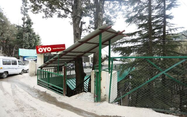 OYO 9452 Hotel Moonlight