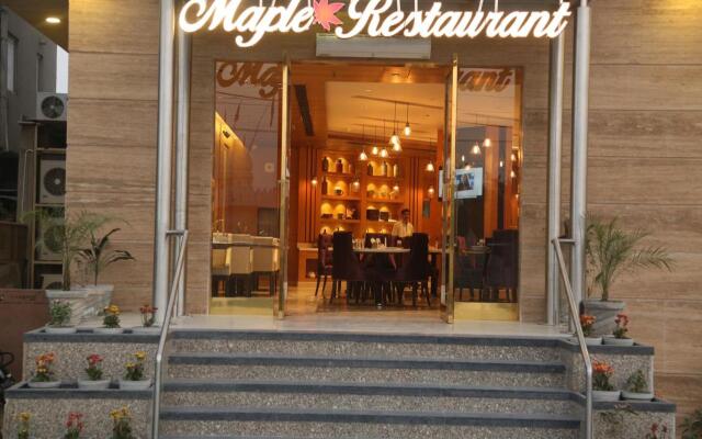 Maple Grand