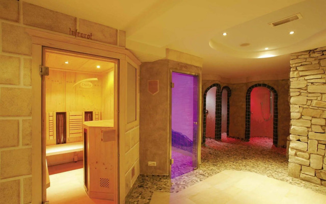 Wellness-Golf-Ski-Familien-Hotel Dilly