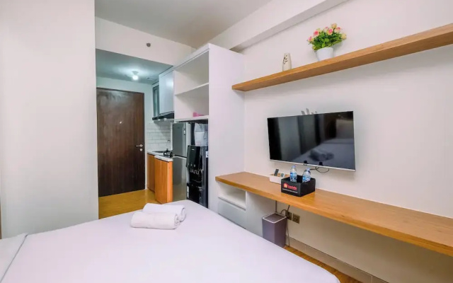 Comfort And Well Furnished Studio At Transpark Cibubur Apartment