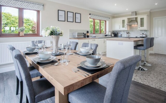 Springfield Lodge - 3 Bedroom Home - Princes Gate