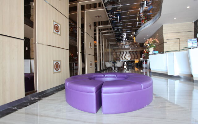 W Three Premier Hotel Lagaligo