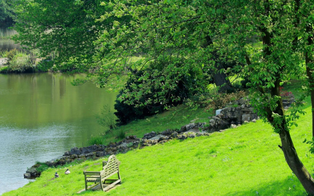 The Inn on the Lake Hotel
