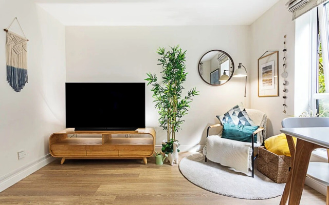 London Docklands Retreat