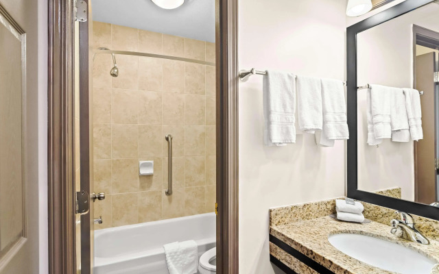 Best Western Maple Ridge Hotel
