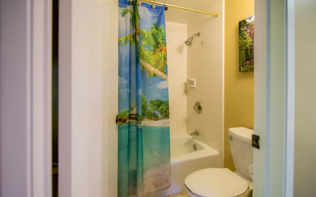 Papakea J103 2 Bedroom Condo by RedAwning