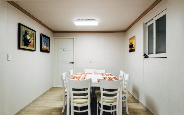 10 Guesthouse - Hostel