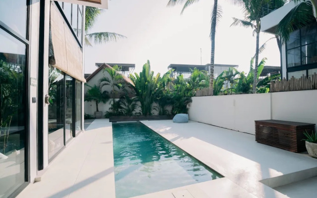 Baliwood Residence Villas by BREIG