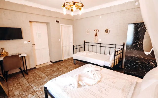 Zeren Alaçatı Butik Otel