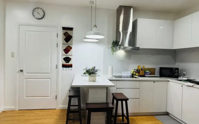 2 bedrooms in makati with balcony