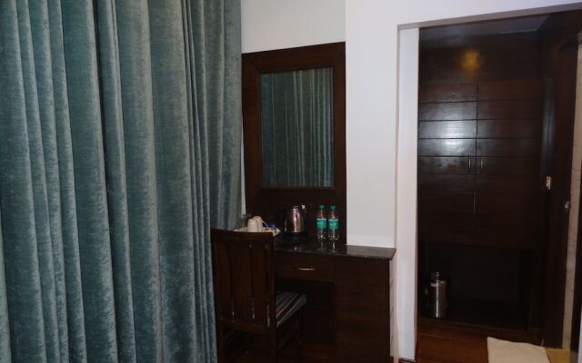 Kamakshi Residency by Royal Collection