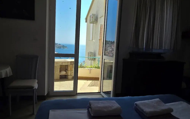 Bocin Rosso Apartments II
