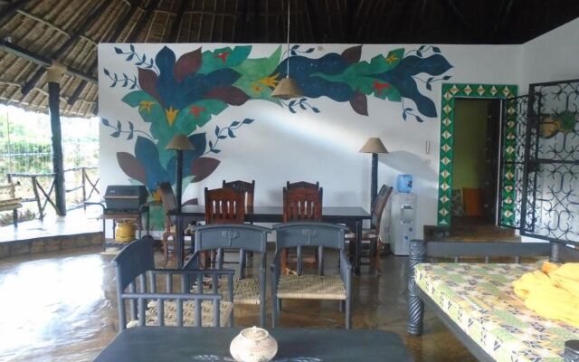 3 Bedroom Villa In Diani Beach, With Private Pool, Wifi 300 M From T