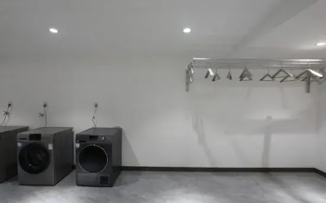 Kanas Intelligent Hotel (Liangping South High-speed Railway Station)