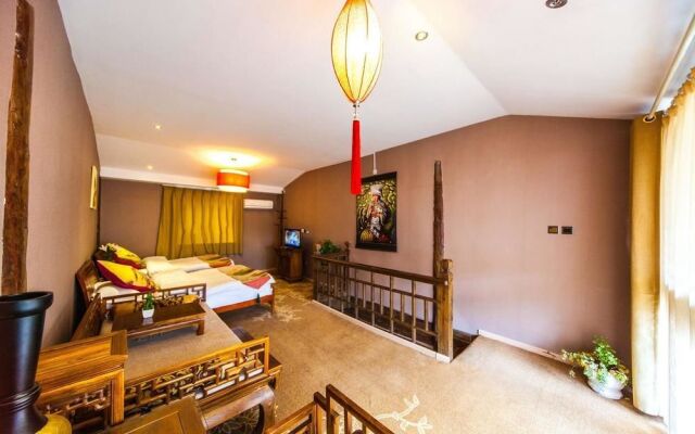 Lijiang Nobles Living Castle Hotel