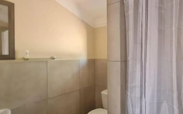 Benoni N12 Hotel