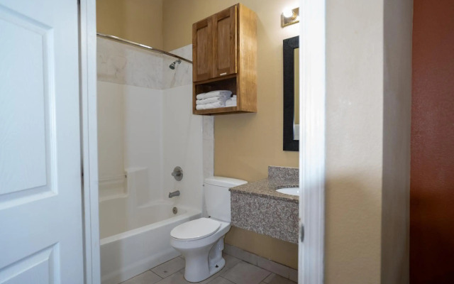 Texas Bungalows Hotel & Hotel Que at Lakeline Austin Cedar Park