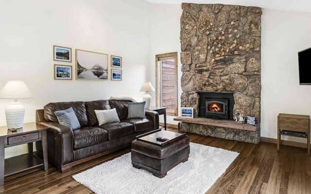 Timberfalls 1005 3 Bedroom Condo by RedAwning