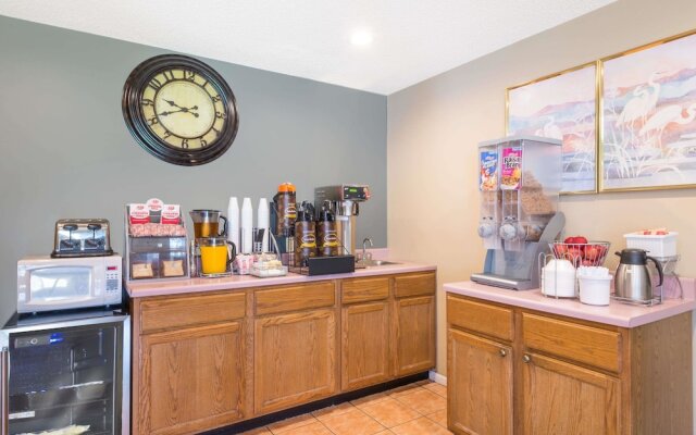 Super 8 By Wyndham Olney