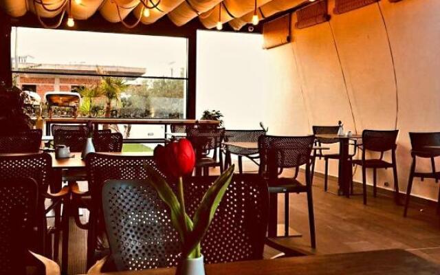 Valmar Hotel