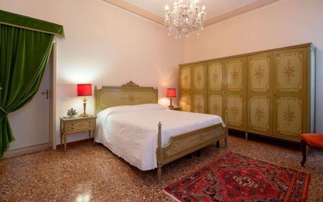 The Arsenal Large Apartment