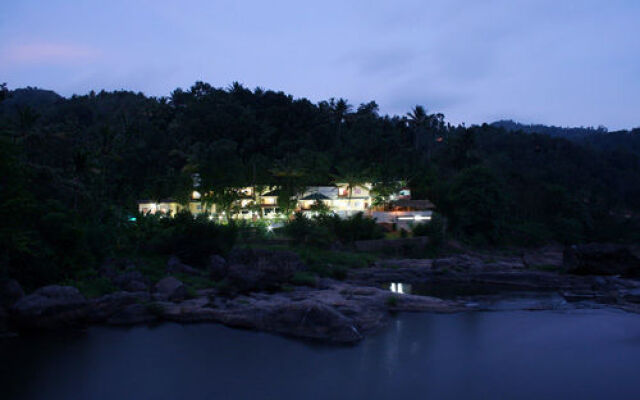 Aruvi Resorts
