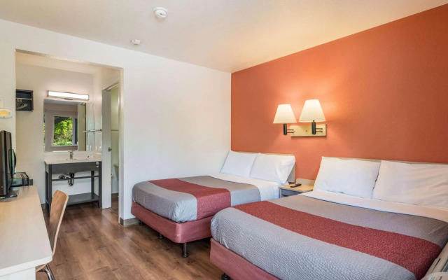 Motel 6 Rohnert Park, CA