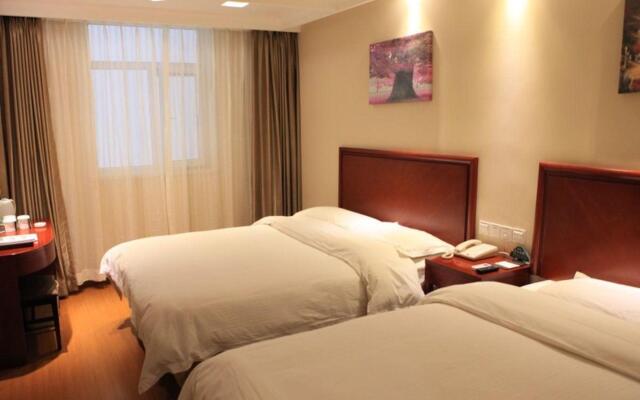 Dongfang Ruiji Business Hotel (Shenyang Station Tiexi Square Subway Station)