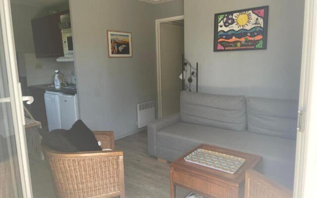 appartement proche mer avec jardin ensoleillé