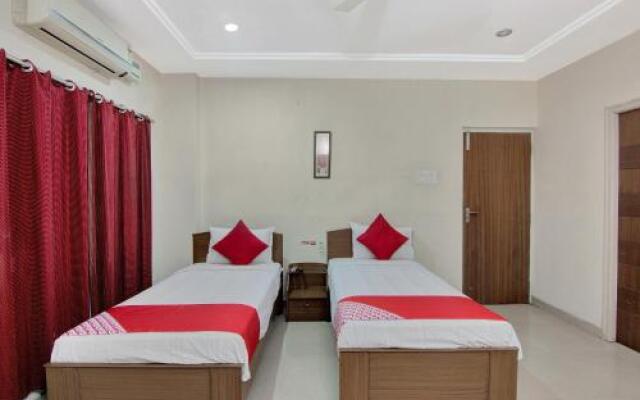 OYO 12459 SilverKey Gachibowli