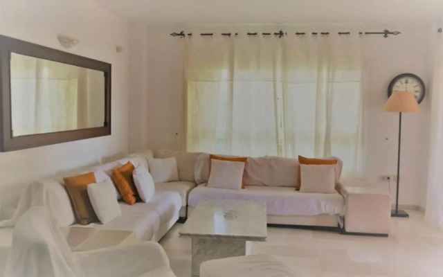 Marbella beachside apartment in 5 star gated