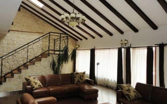 Vila Micesti