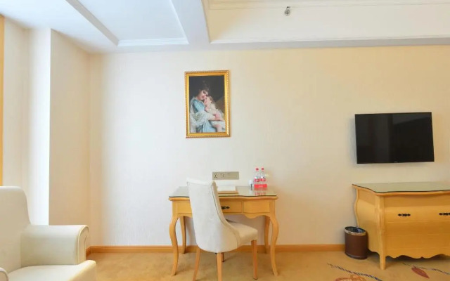 Vienna International Hotel (Huizhou Daya Bay Coastal Park Branch)