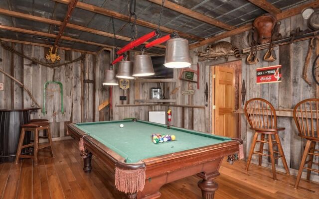 A Wolf's Den - 4 Br Cabin