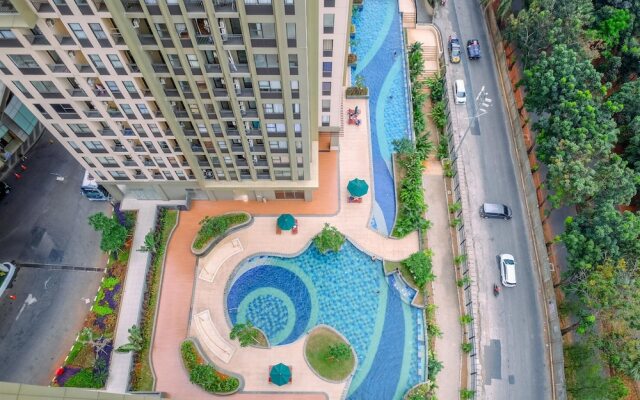Modern Look And Comfy 2Br Transpark Cibubur Apartment