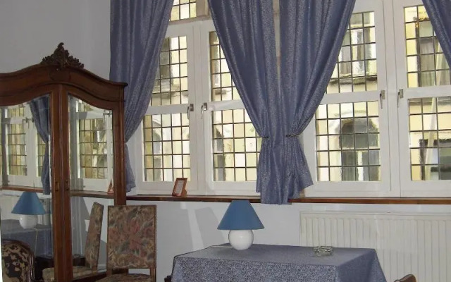 Erasmus Hotel