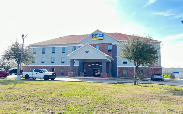 Scottish Inn and Suites La Porte