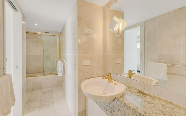 Meridian Tower Apartments