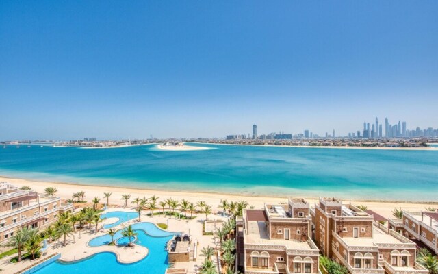 Luxury Palm Property w Beach Sea View