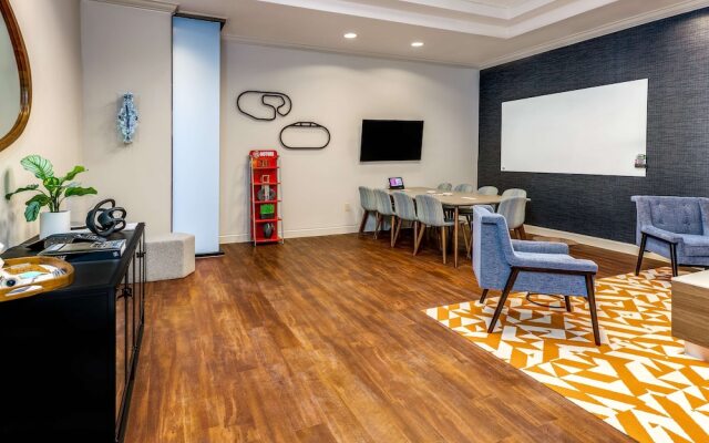 Sonesta Charlotte Lower South End