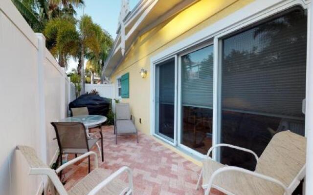 Palm Isle 3210 by RedAwning