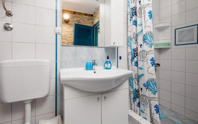 Amazing Home in Banjol With 2 Bedrooms and Wifi