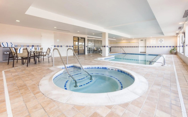 Holiday Inn Manchester Airport by IHG